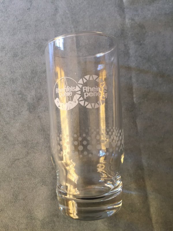 12 kleine Gläser (3 für 1 Token)a 200ml. Gut für Kinderhände/Senioren